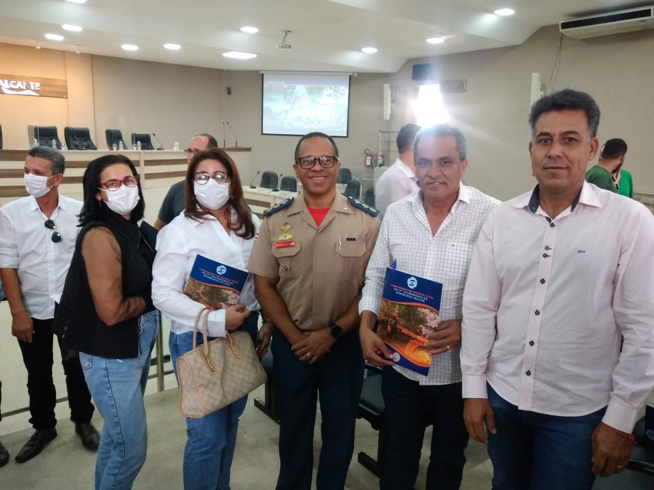O Secretário Municipal de Meio Ambiente, Adenilton Paz, esteve presente no I SEMINÁRIO DE DEFESA CIVIL realizado pelo 17º Grupamento de Bombeiros Militar na cidade de Barreiras.