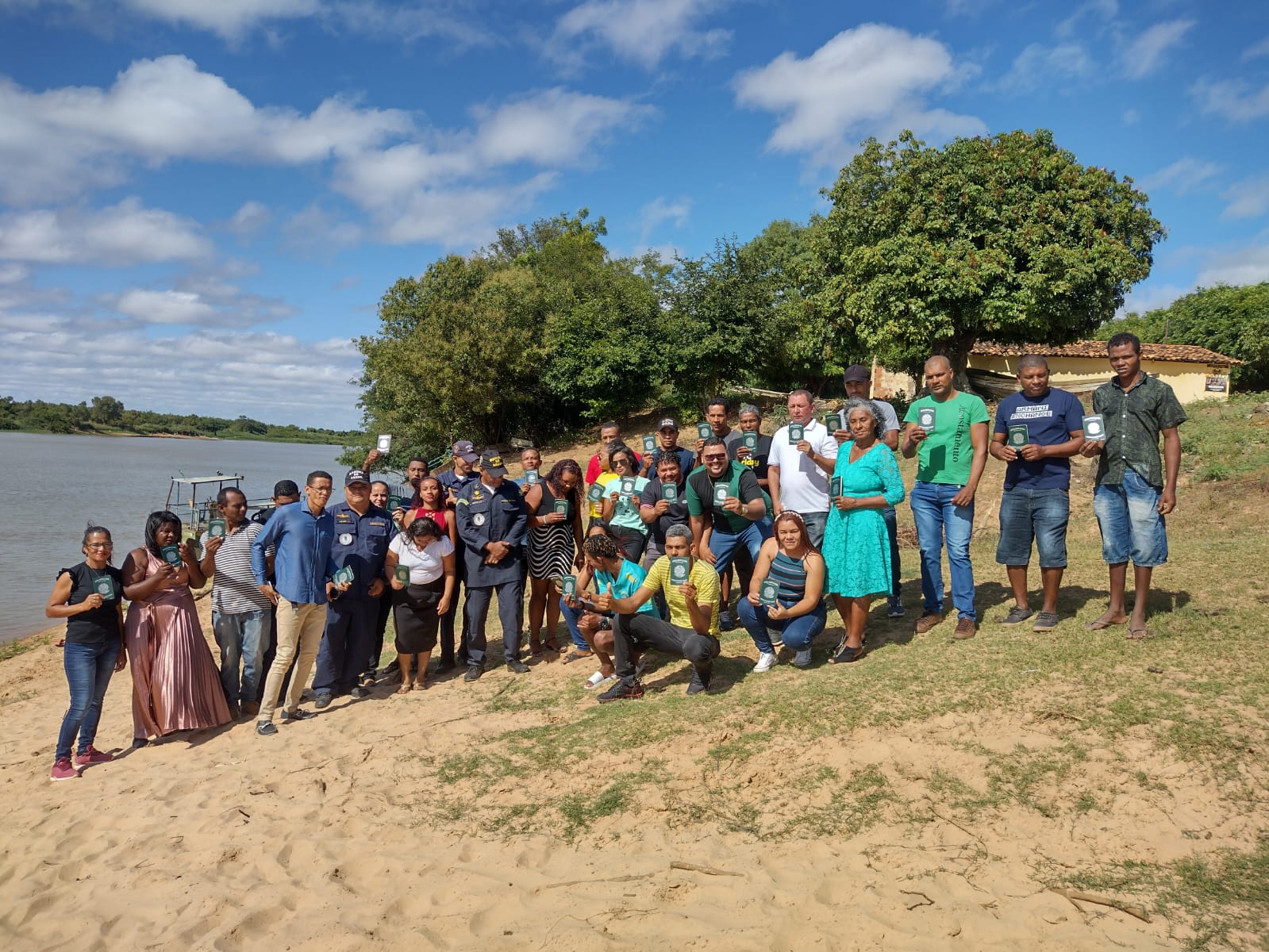 Nesta sexta-feira (27) aconteceu o encerramento do curso para pilotos de barco, oferecido pela Marinha do Brasil, Prefeitura Municipal e Associação de Moradores, à comunidade ribeirinha da Boa Vista.