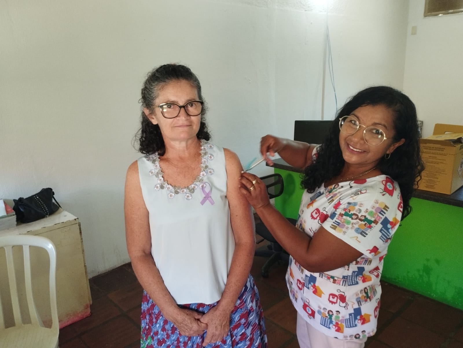 Na manhã desta segunda-feira (30 de janeiro) a Secretaria de Saúde promoveu a vacinação dos servidores públicos do município, que trabalham na sede da Prefeitura Municipal.