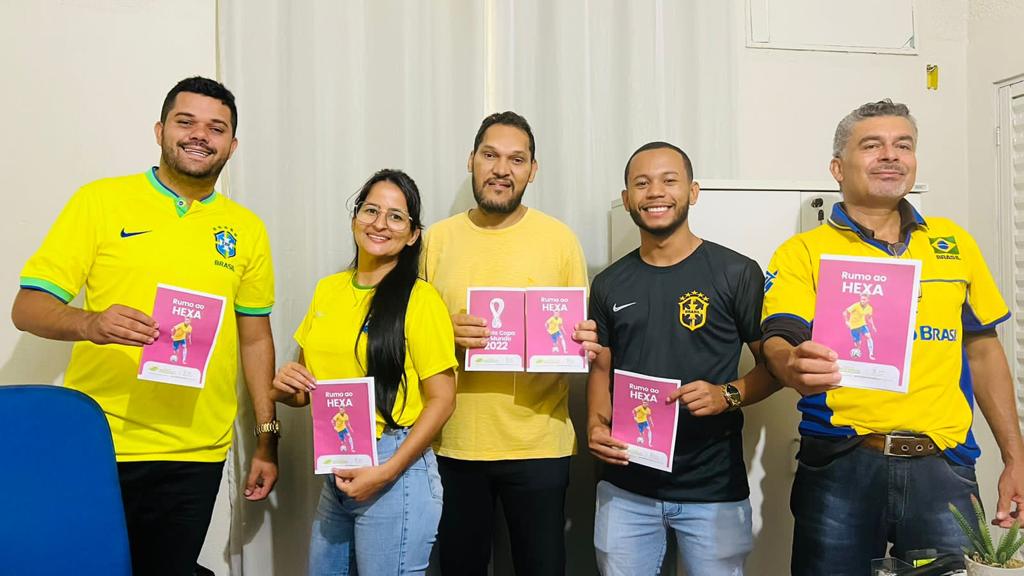 Secretaria de Governo está realiza distribuição de tabelas para acompanhar classificação das seleções durante a Copa do Mundo!