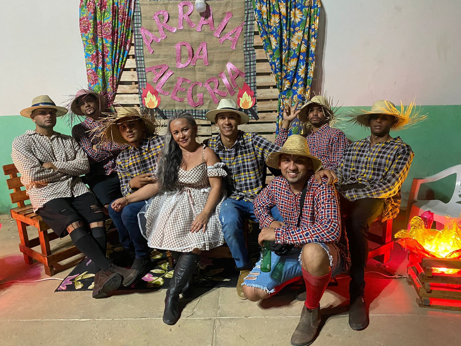 Na noite do dia 29/06, foi realizado o arraiá da alegria, na Agrovila 01.