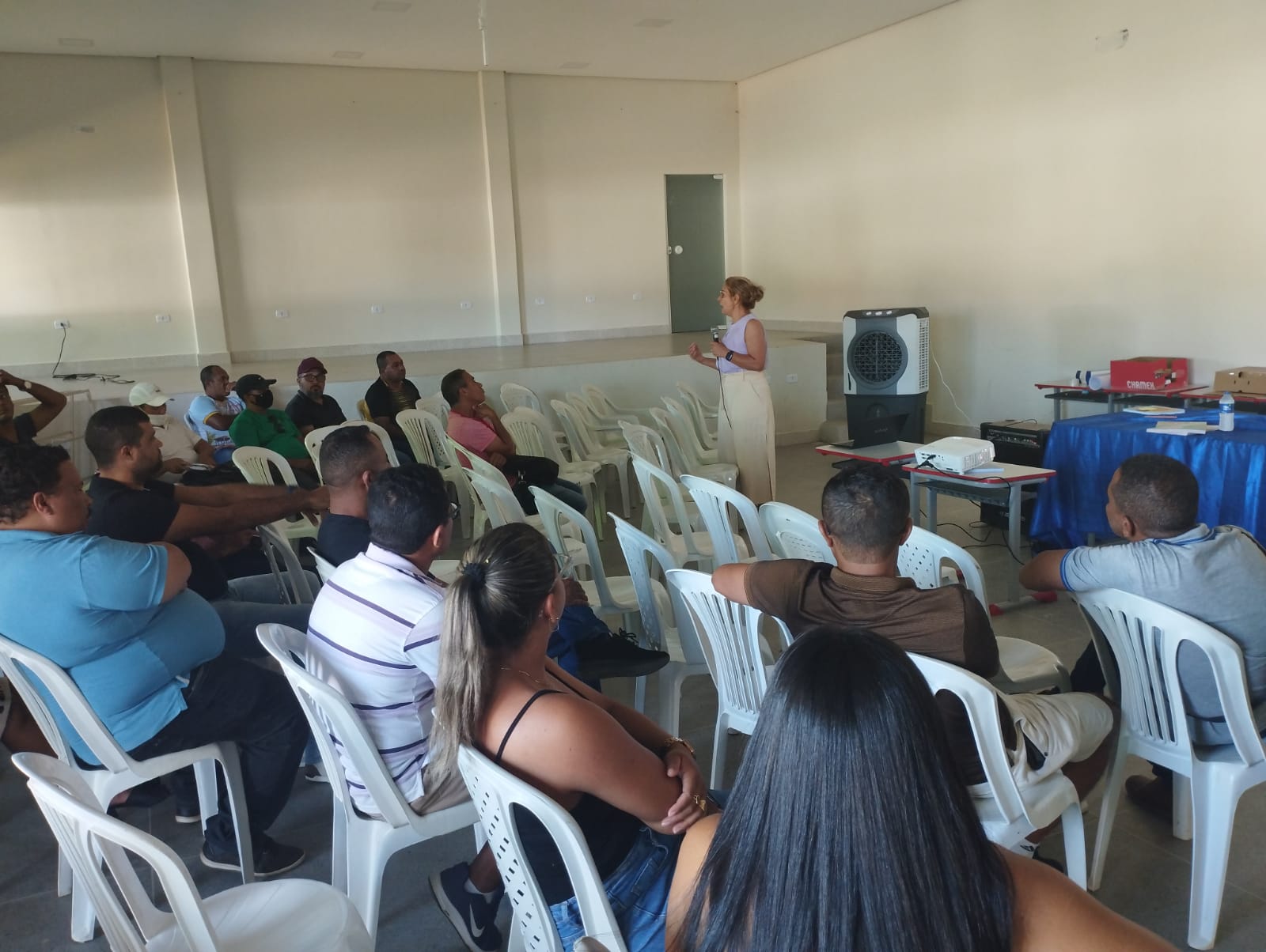 Nossa jornada pedagógica desta quinta (02/02) começou com a oficina de Matemática, no auditório da SMECD direcionado a professores (as) dos anos finais do Ensino Fundamental