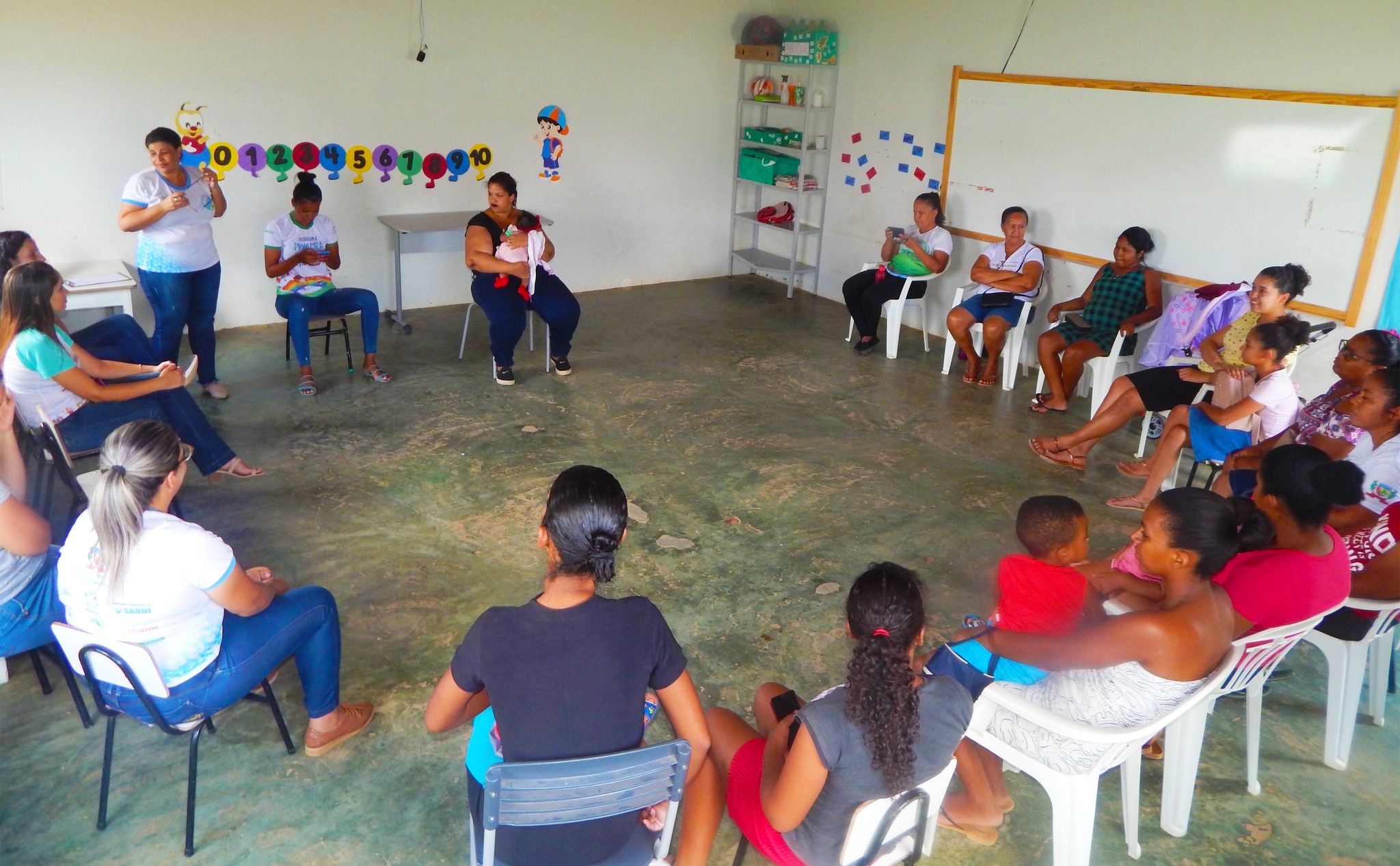 No dia 18 de outubro, a Secretaria de Assistência Social foi responsável por ações da campanha Semana do Bebê na Agrovila 07.